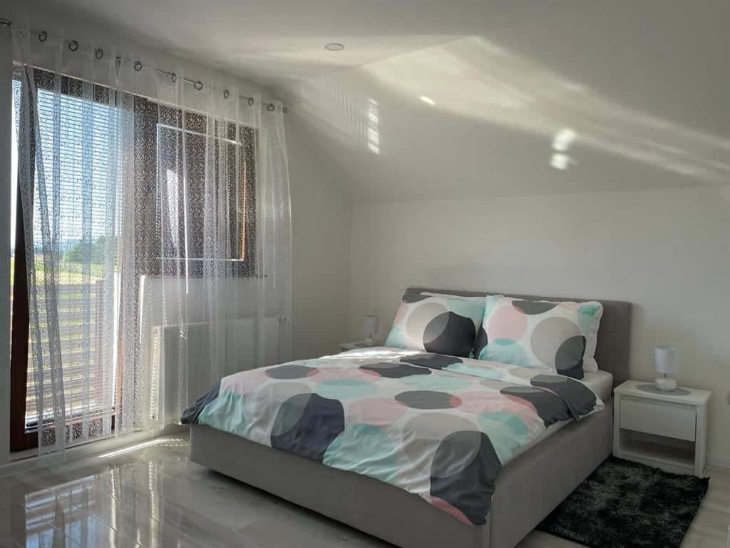 Apartman Pavenka Otocac Bagian luar foto